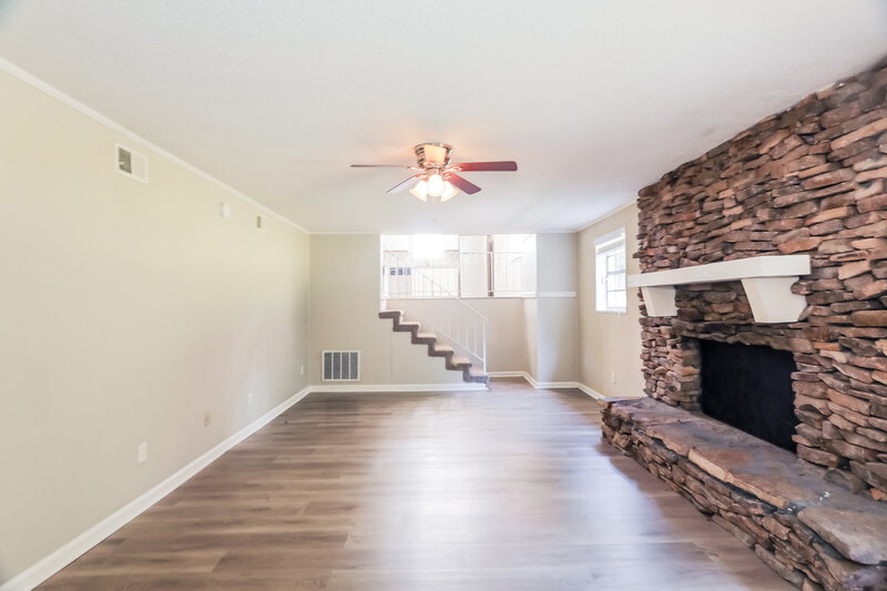 1,645/Mo, 1760 Sonia Dr Birmingham, AL 35235 Family Room View 2