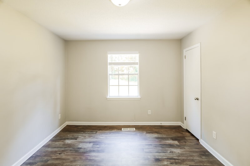 1,645/Mo, 1760 Sonia Dr Birmingham, AL 35235 Bedroom View