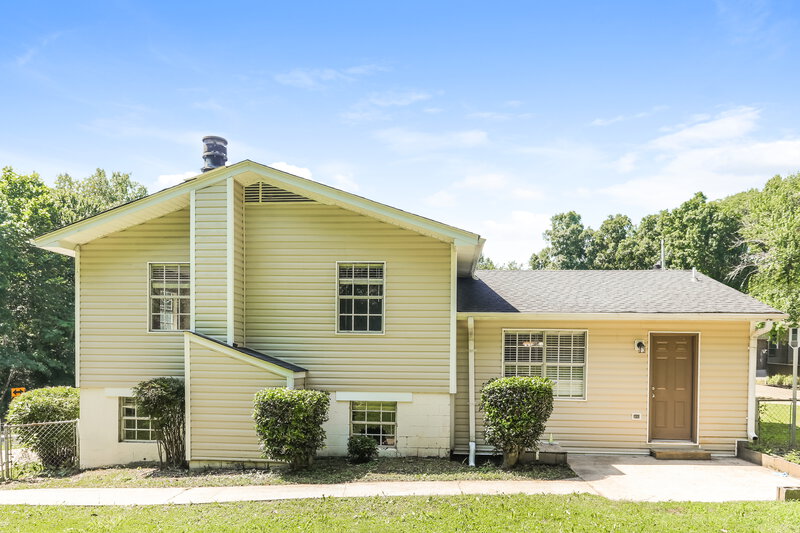1,645/Mo, 1760 Sonia Dr Birmingham, AL 35235 Rear View