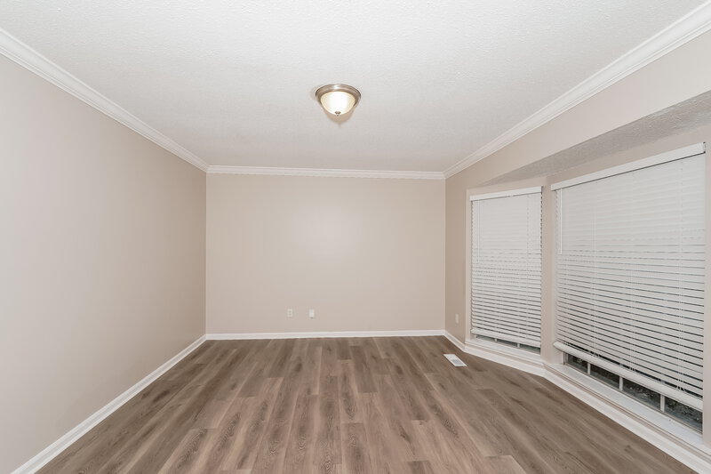 0/Mo, 5064 Darlene Drive Pinson, AL 35126 Living Room View 2