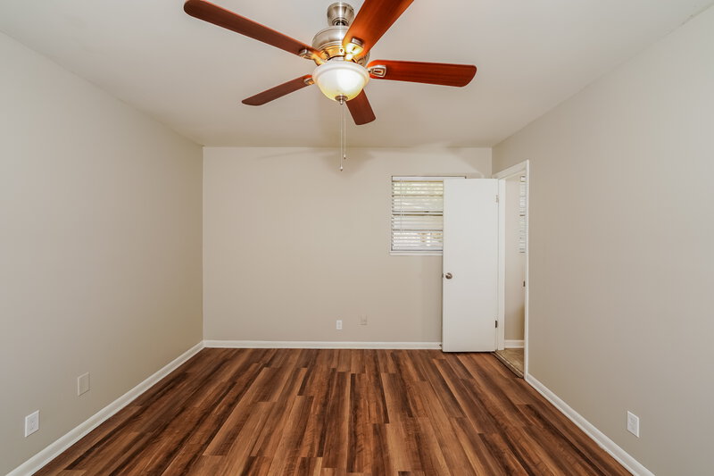 1,455/Mo, 1904 Reed Rd NE Birmingham, AL 35215 Main Bedroom View