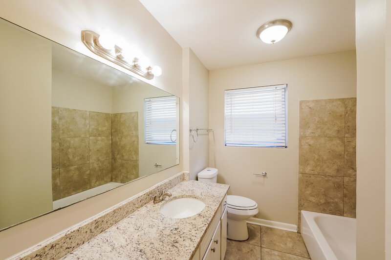 1,455/Mo, 1904 Reed Rd NE Birmingham, AL 35215 Bathroom View