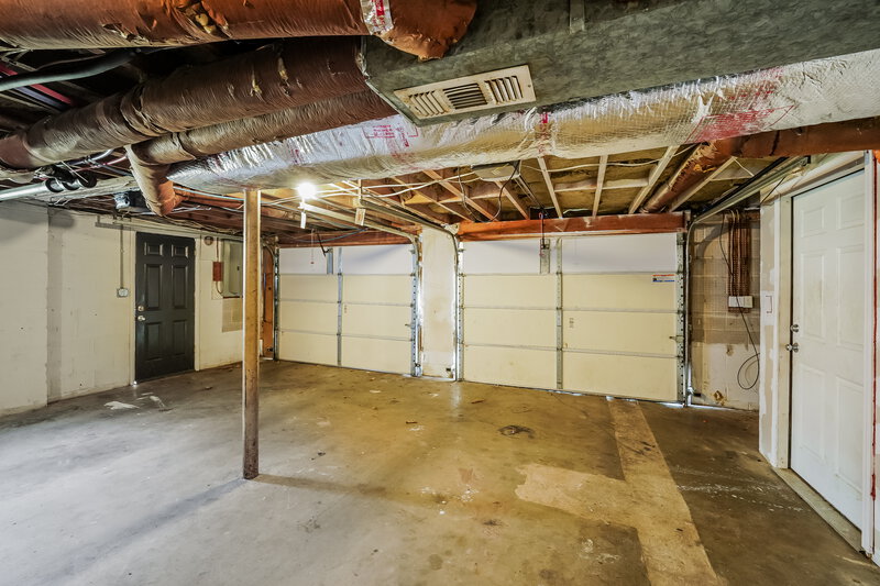1,455/Mo, 1904 Reed Rd NE Birmingham, AL 35215 Garage View