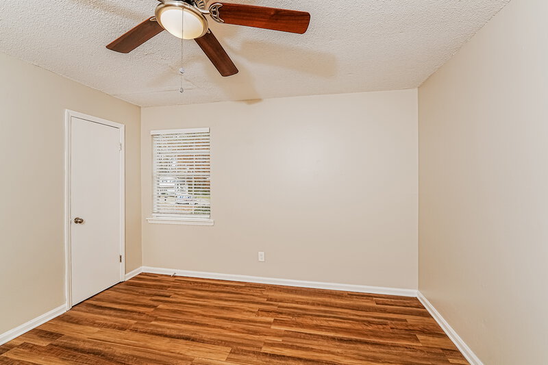 1,555/Mo, 1325 Turf Dr Birmingham, AL 35215 Main Bedroom View