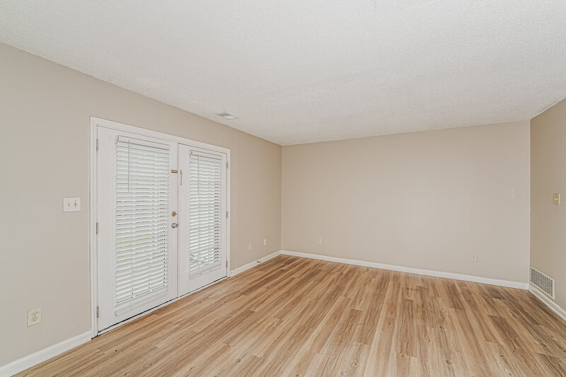 1,375/Mo, 904 Cedar Crest Dr Birmingham, AL 35216 Living Room View 2