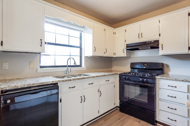 1,390/Mo, 904 Cedar Crest Dr Birmingham, AL 35216 Misc View 6