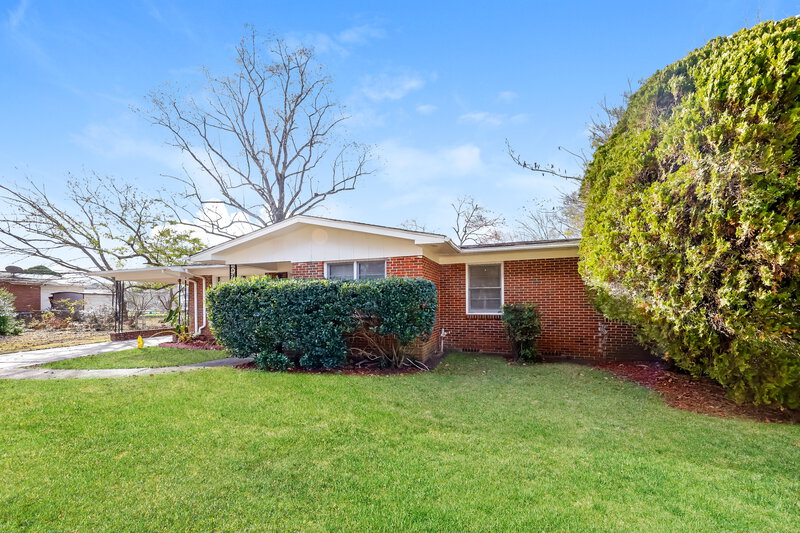 0/Mo, 916 DANIEL CIR Birmingham, AL 35228 Front View 2