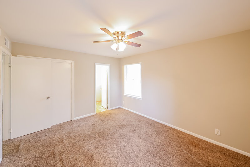 0/Mo, 916 DANIEL CIR Birmingham, AL 35228 Bedroom View 2