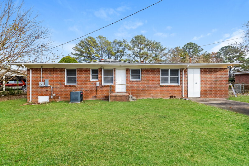0/Mo, 916 DANIEL CIR Birmingham, AL 35228 Rear View 2