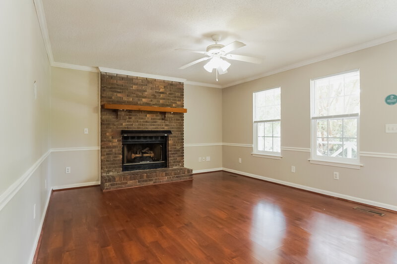 0/Mo, 84 Bel Air Cir Pleasant Grove, AL 35127 Living Room View