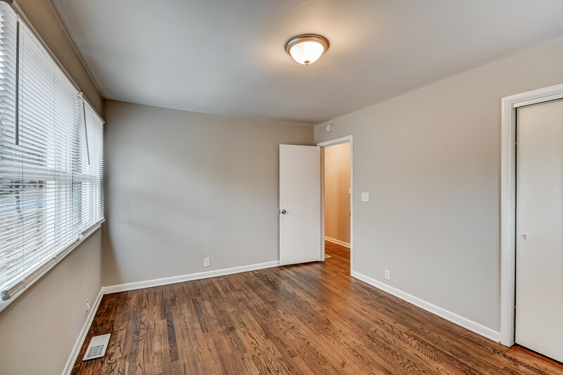 1,440/Mo, 909 Winchester Dr BIRMINGHAM, AL 35235 Main Bedroom View