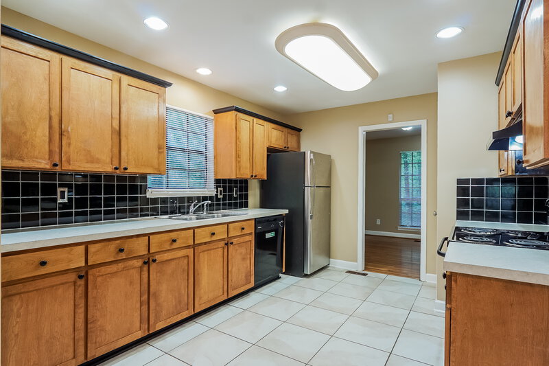 1,955/Mo, 116 Mountain Pkwy Alabaster, AL 35114 Kitchen View 2