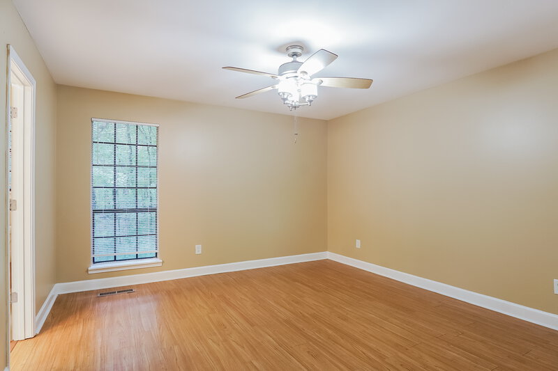 1,955/Mo, 116 Mountain Pkwy Alabaster, AL 35114 Main Bedroom View 2