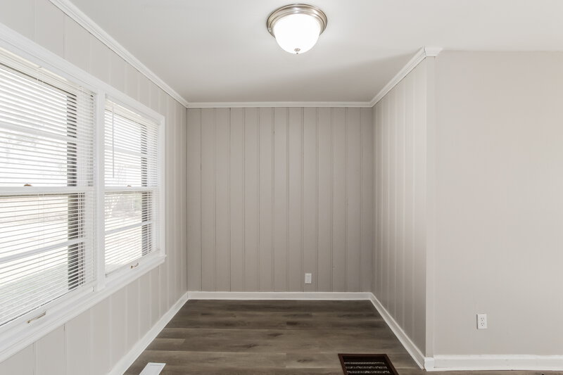 1,180/Mo, 152 Carol Drive Birmingham, AL 35215 Sitting Room View