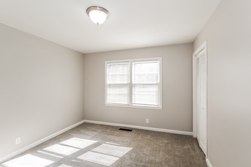 1,180/Mo, 152 Carol Drive Birmingham, AL 35215 Main Bedroom View