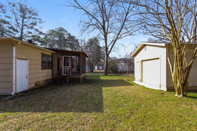 1,180/Mo, 152 Carol Drive Birmingham, AL 35215 Rear View 2