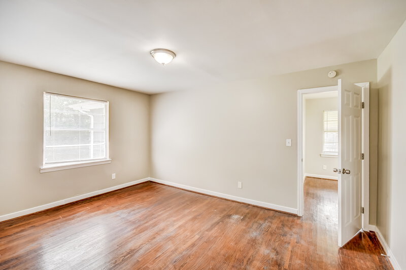 0/Mo, 2829 SW Wesley Avenue Birmingham, AL 35211 Main Bedroom View 2