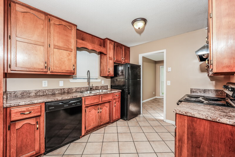1,575/Mo, 6320 Tyler Loop Road Pinson, AL 35126 Kitchen View