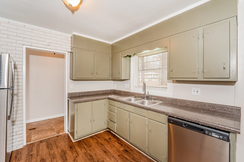 1,325/Mo, 325 Nw 16Th Ave CENTER POINT, AL 35215 Kitchen View