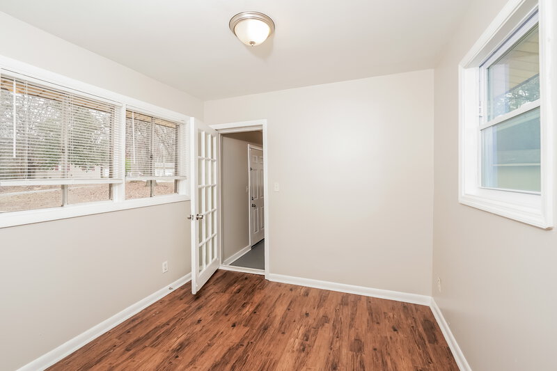 1,325/Mo, 325 Nw 16Th Ave CENTER POINT, AL 35215 Mud Room View