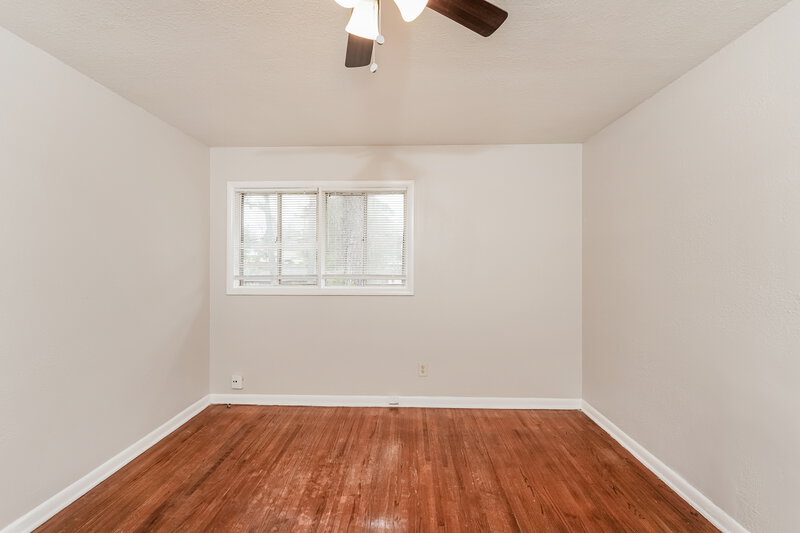 1,325/Mo, 325 Nw 16Th Ave CENTER POINT, AL 35215 Main Bedroom View