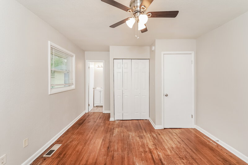 1,325/Mo, 325 Nw 16Th Ave CENTER POINT, AL 35215 Main Bedroom View 2