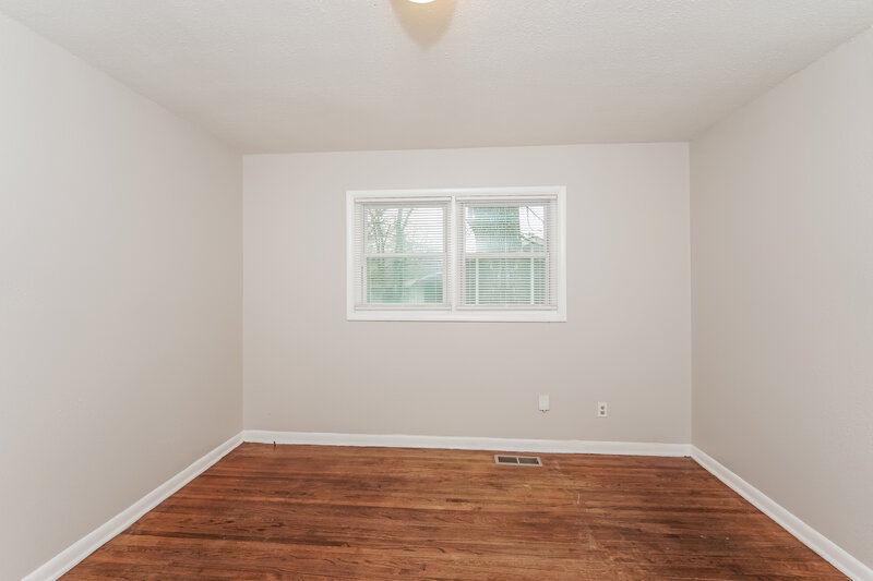 1,325/Mo, 325 Nw 16Th Ave CENTER POINT, AL 35215 Bedroom View 3