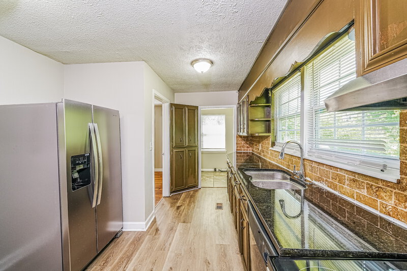 1,215/Mo, 1204 Pratt HWY Birmingham, AL 35214 Kitchen View