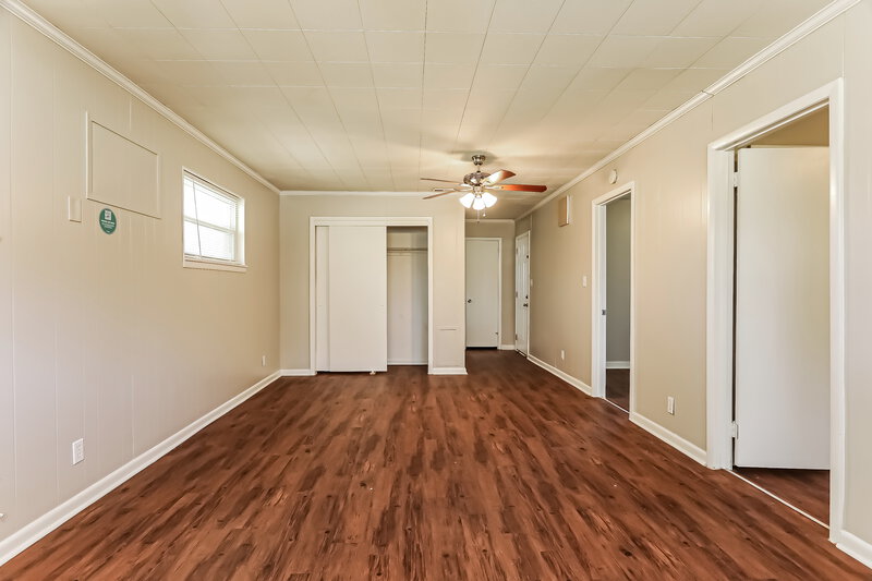 0/Mo, 501 Midway Street Midfield, AL 35228 Living Room View