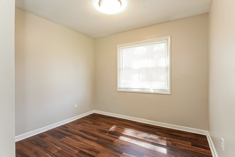 0/Mo, 501 Midway Street Midfield, AL 35228 Dining Room View