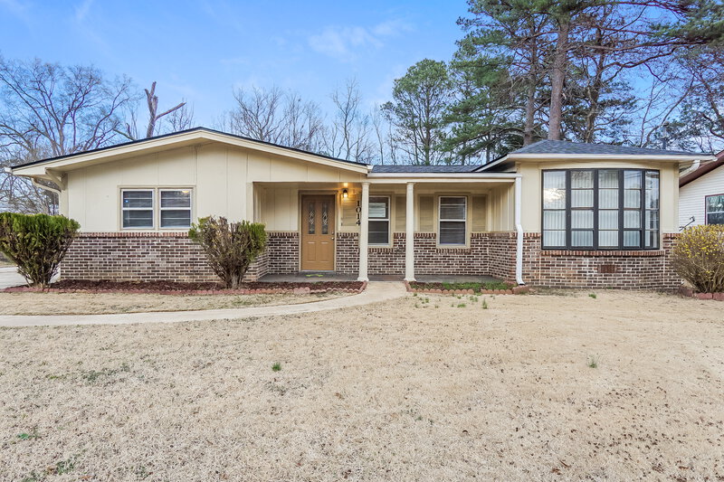 2,020/Mo, 1014 Manor Circle Bessemer, AL 35020 External View