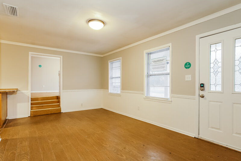 2,020/Mo, 1014 Manor Circle Bessemer, AL 35020 Living Room View