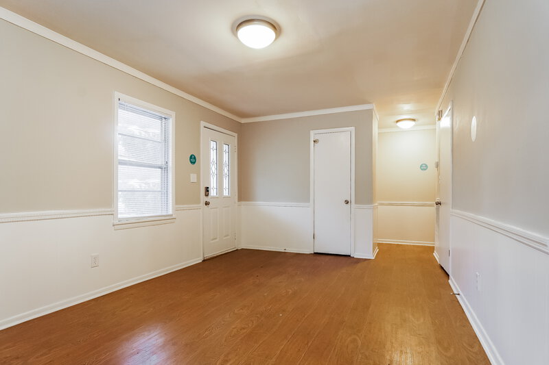 2,020/Mo, 1014 Manor Circle Bessemer, AL 35020 Living Room View 2