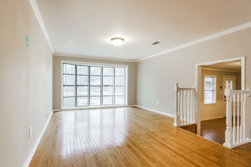 2,020/Mo, 1014 Manor Circle Bessemer, AL 35020 Family Room View 2