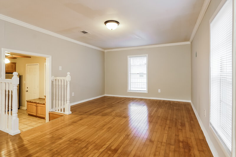 2,020/Mo, 1014 Manor Circle Bessemer, AL 35020 Family Room View 3