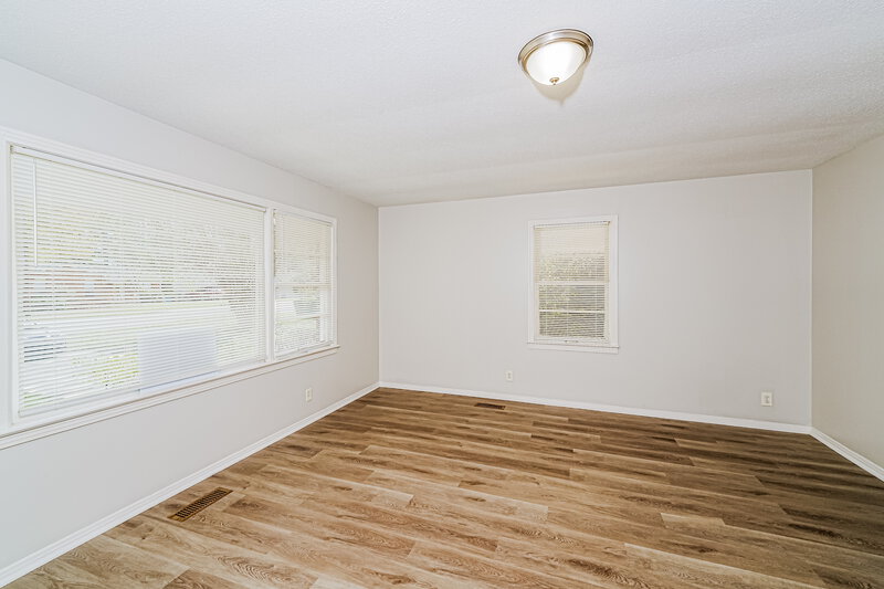 1,235/Mo, 1208 N 26th Ave Hueytown, AL 35023 Living Room View 2