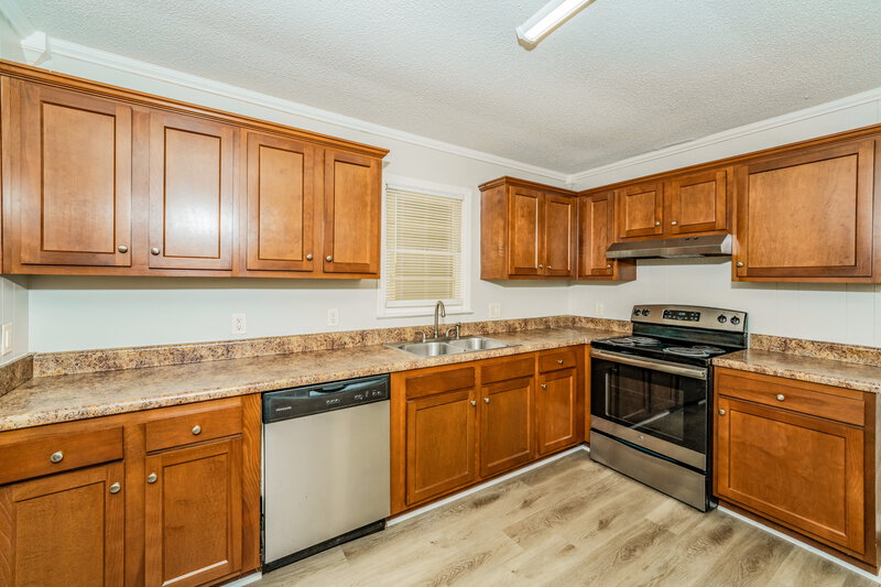 1,235/Mo, 1208 N 26th Ave Hueytown, AL 35023 Kitchen View