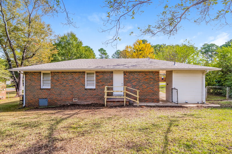 1,235/Mo, 1208 N 26th Ave Hueytown, AL 35023 Rear View