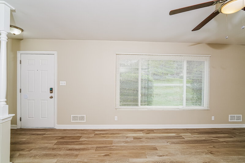 1,300/Mo, 824 Martinwood Rd BIRMINGHAM, AL 35235 Living Room View