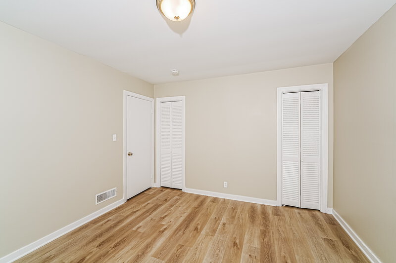 1,300/Mo, 824 Martinwood Rd BIRMINGHAM, AL 35235 Main Bedroom View 2