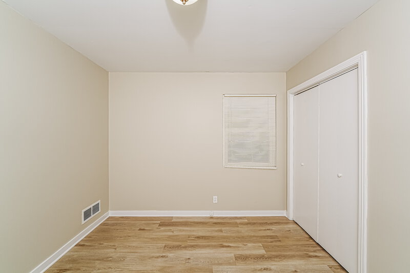 1,300/Mo, 824 Martinwood Rd BIRMINGHAM, AL 35235 Bedroom View 2