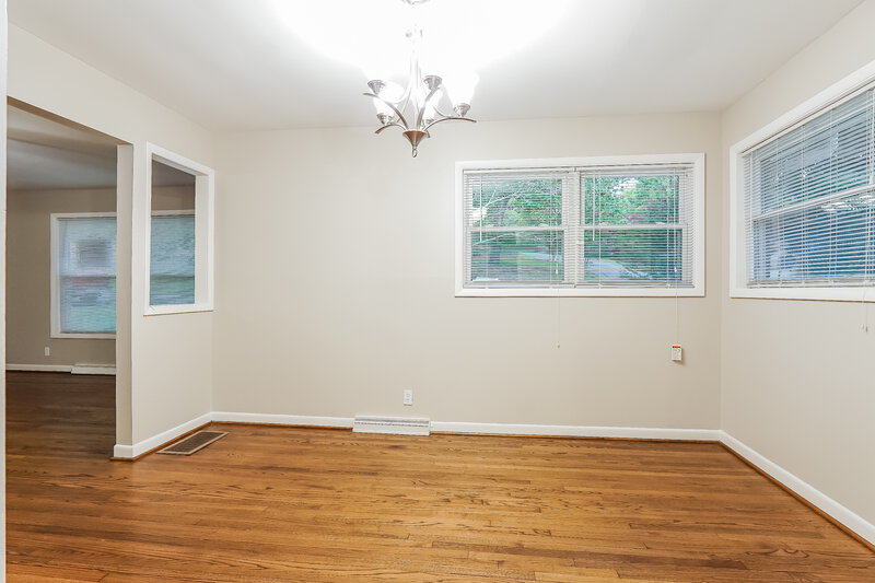 1,800/Mo, 752 Barclay Lane Birmingham, AL 35206 Dining Room View