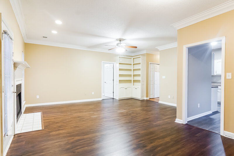 1,560/Mo, 4041 Saddle Run Circle Pelham, AL 35124 Living Room View 3