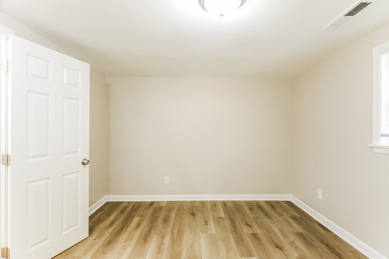 1,410/Mo, 5632 S 6th Ave Birmingham, AL 35212 Bedroom View