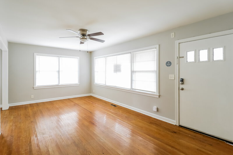 1,160/Mo, 433 Orchid Road Birmingham, AL 35215 Living Room View