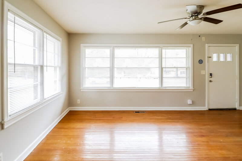 1,160/Mo, 433 Orchid Road Birmingham, AL 35215 Living Room View 2