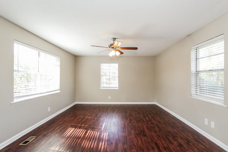 1,335/Mo, 3117 Parkwood Road Bessemer, AL 35022 Living Room View