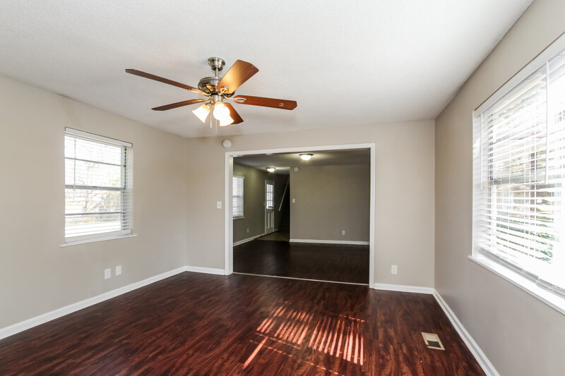 1,335/Mo, 3117 Parkwood Road Bessemer, AL 35022 Living Room View 2
