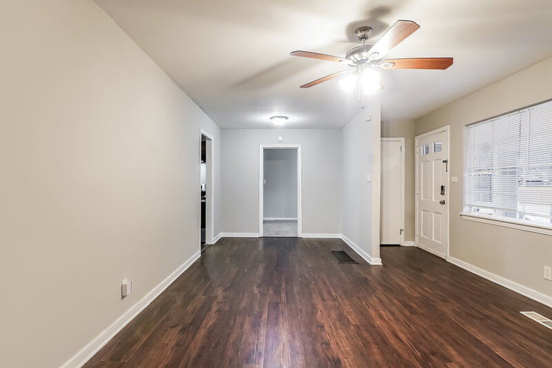 1,480/Mo, 103 Highland Avenue Hueytown, AL 35023 Living Room View