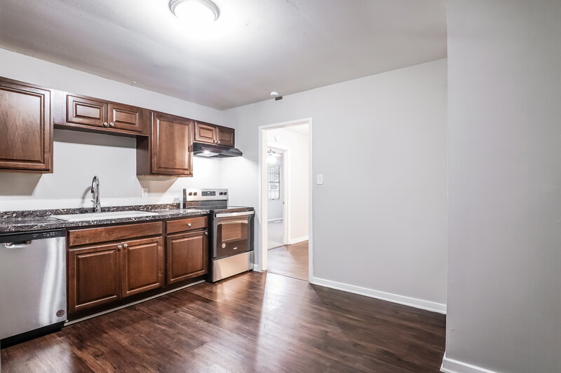 1,480/Mo, 103 Highland Avenue Hueytown, AL 35023 Kitchen View 2